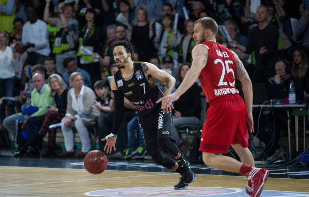 凭借其卓越 凭借其卓越